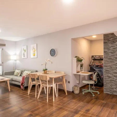 Apartamento Con Espaciosa Terraza Y Vistas Al Mar