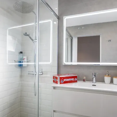 Apartamento Con Espaciosa Terraza Y Vistas Al Mar *