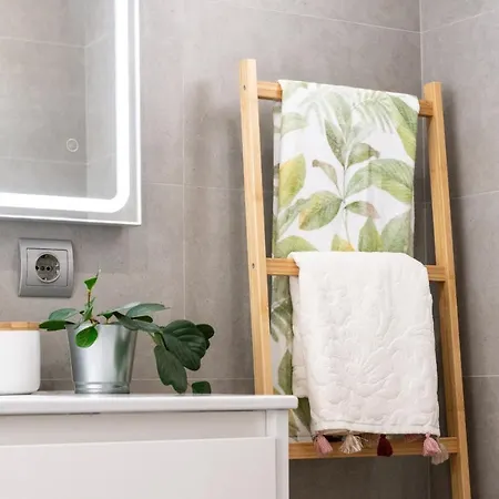 Apartamento Con Espaciosa Terraza Y Vistas Al Mar