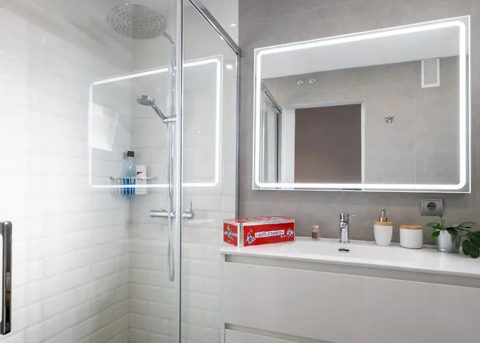 Apartamento Con Espaciosa Terraza Y Vistas Al Mar *